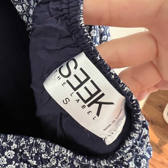 LF SEEK The Label Button-Front Tie-Back Dress, Size S, Navy Blue, Floral Pattern - Picture 3 of 8